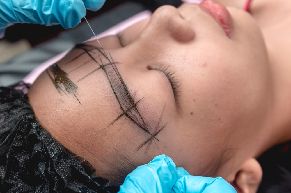 الحواجب لا تزال محط اهتمام كبير لأنها تغير شكل الوجه بشكل جذري