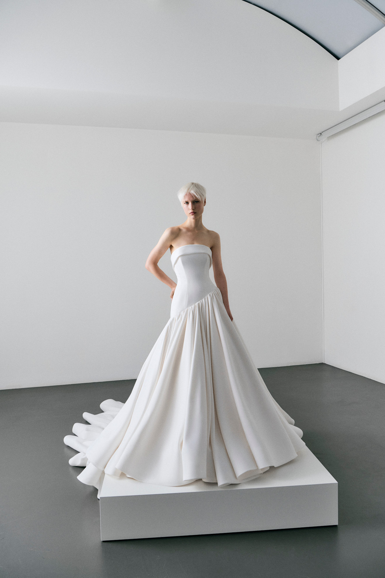 الخصر المنحوت بعروض فيكتور اند رولف