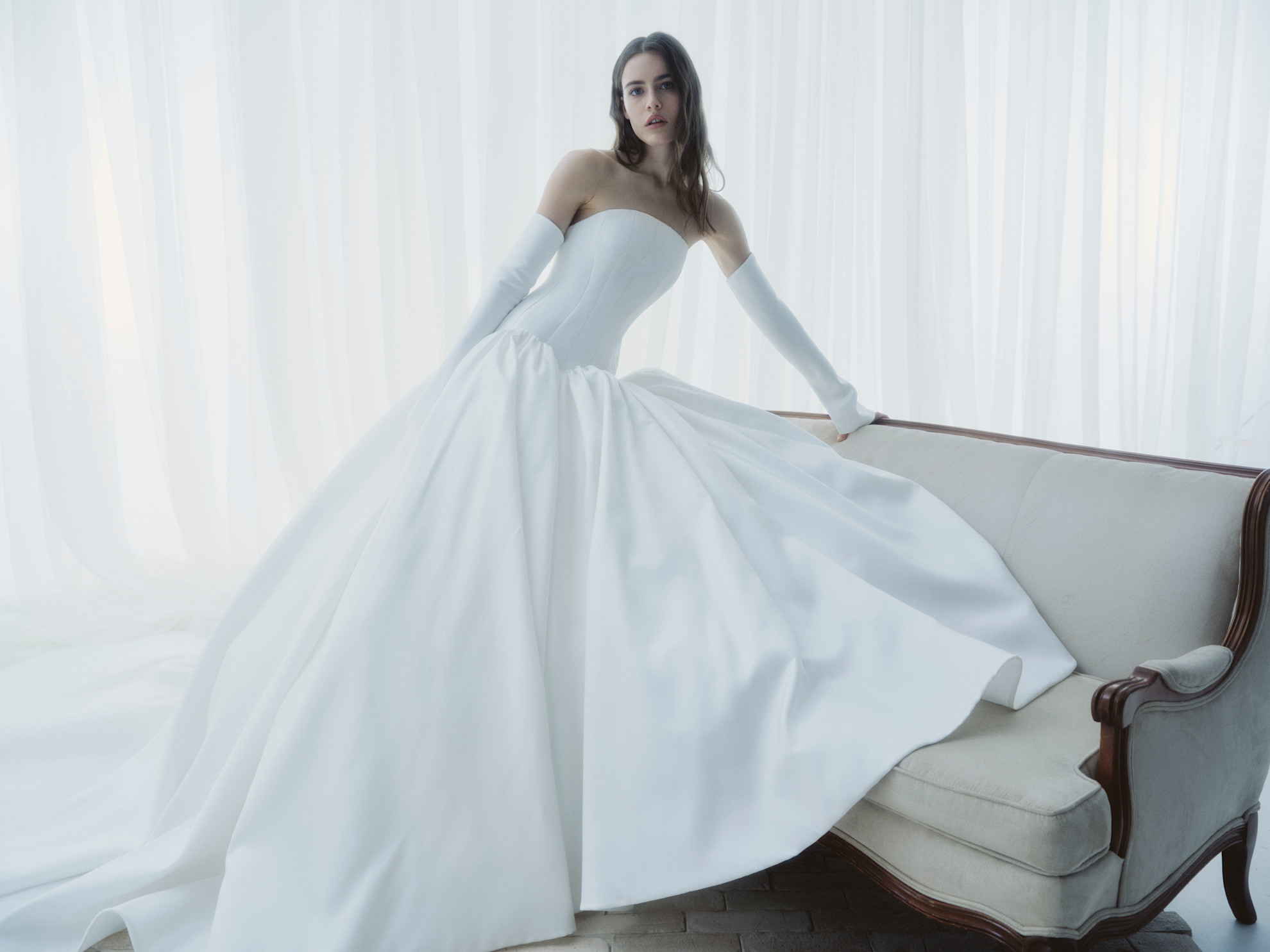 الخصر المنحوت ضمن مجموعة Rivini