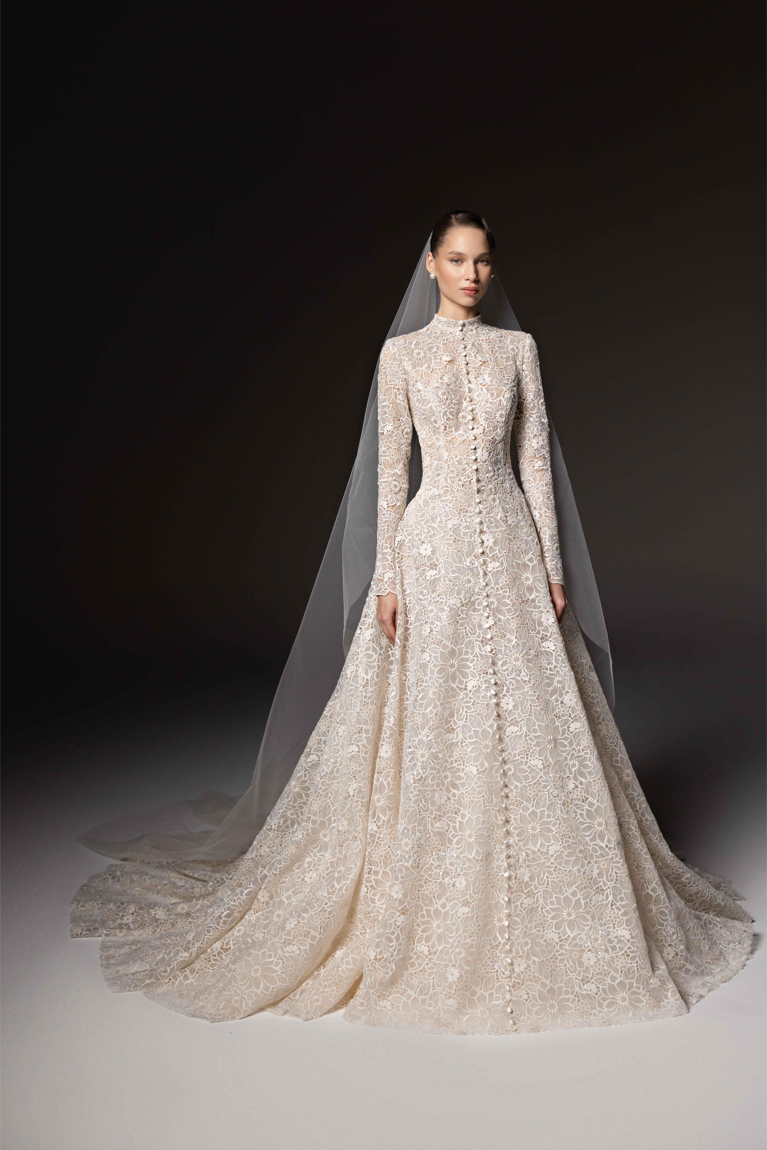 الدانتيل يزيّن إطلالات زفاف دار حبيقة