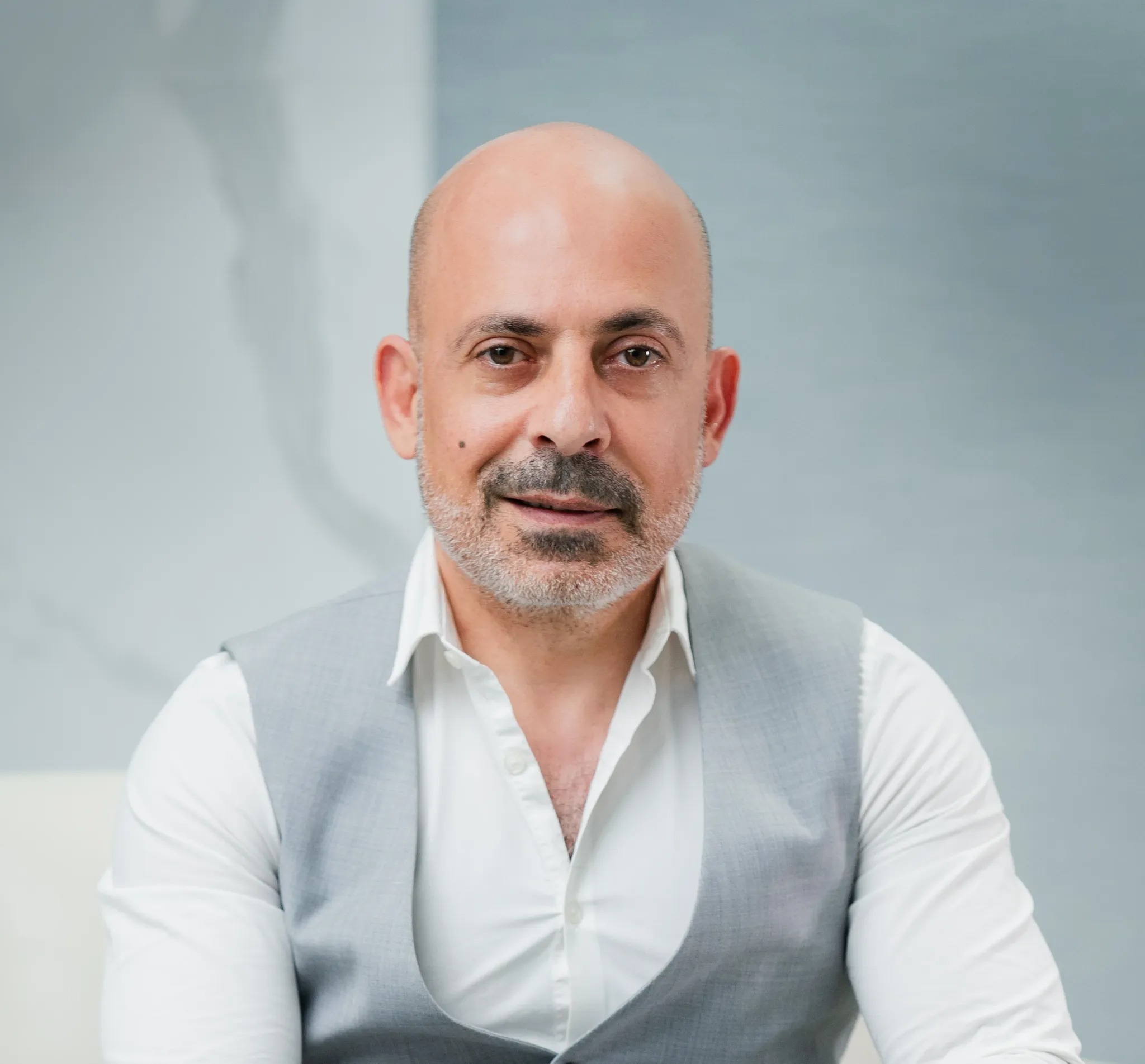 الدكتور جهاد مصري أخصائي الجراحة العامة وأمراض الشرج والمستقيم ومؤسس يوجين كير