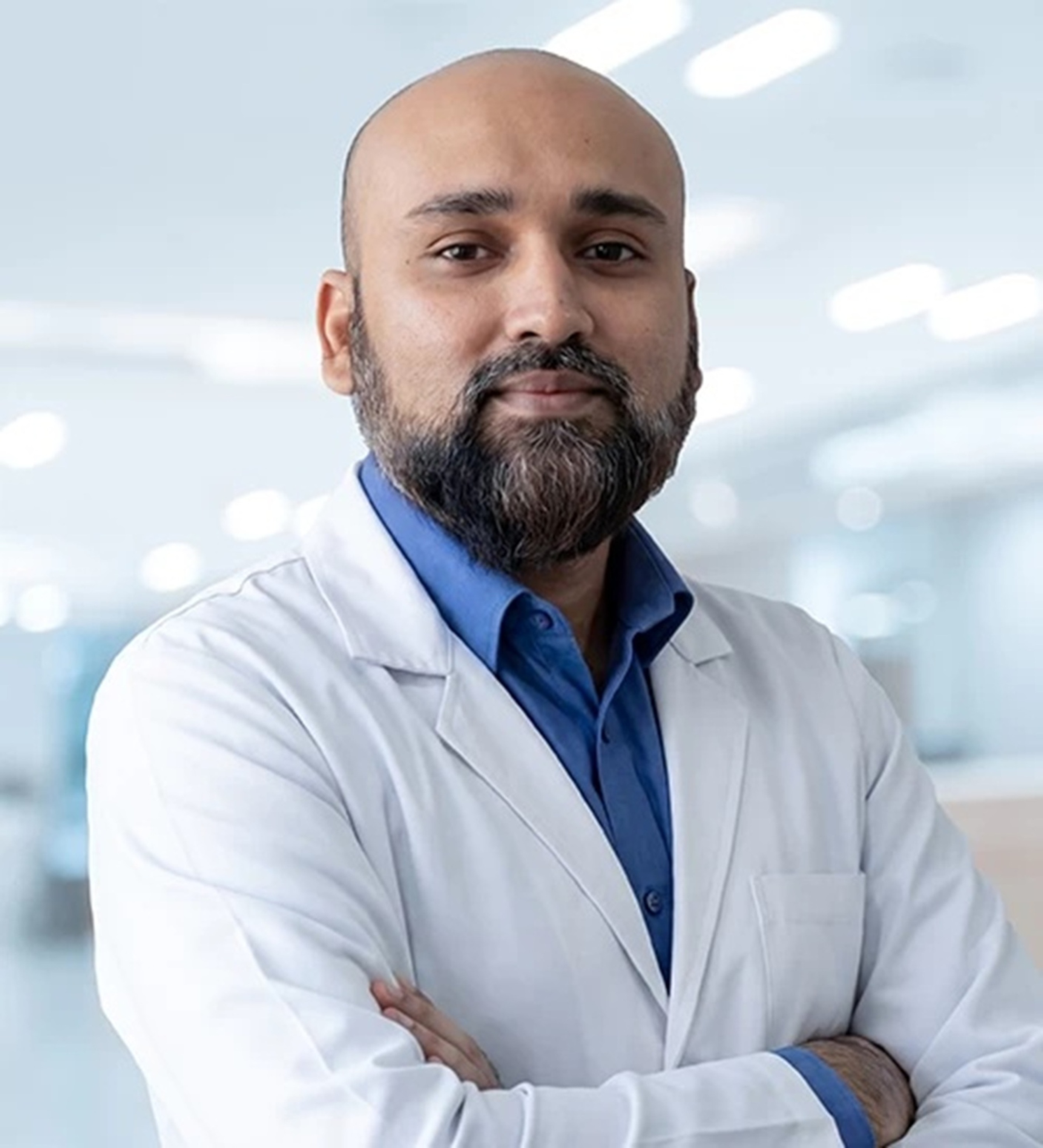 الدكتور سيد محمد سعد أخصائي طب وجراحة العيون في المستشفى الدولي الحديث دبي