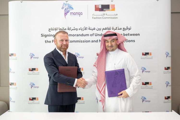 الدكتور عصام بخاري الرئيس التنفيذي لشركة مانجا للإنتاج وبوراك شاكماك الرئيس التنفيذي لهيئة الأزياء