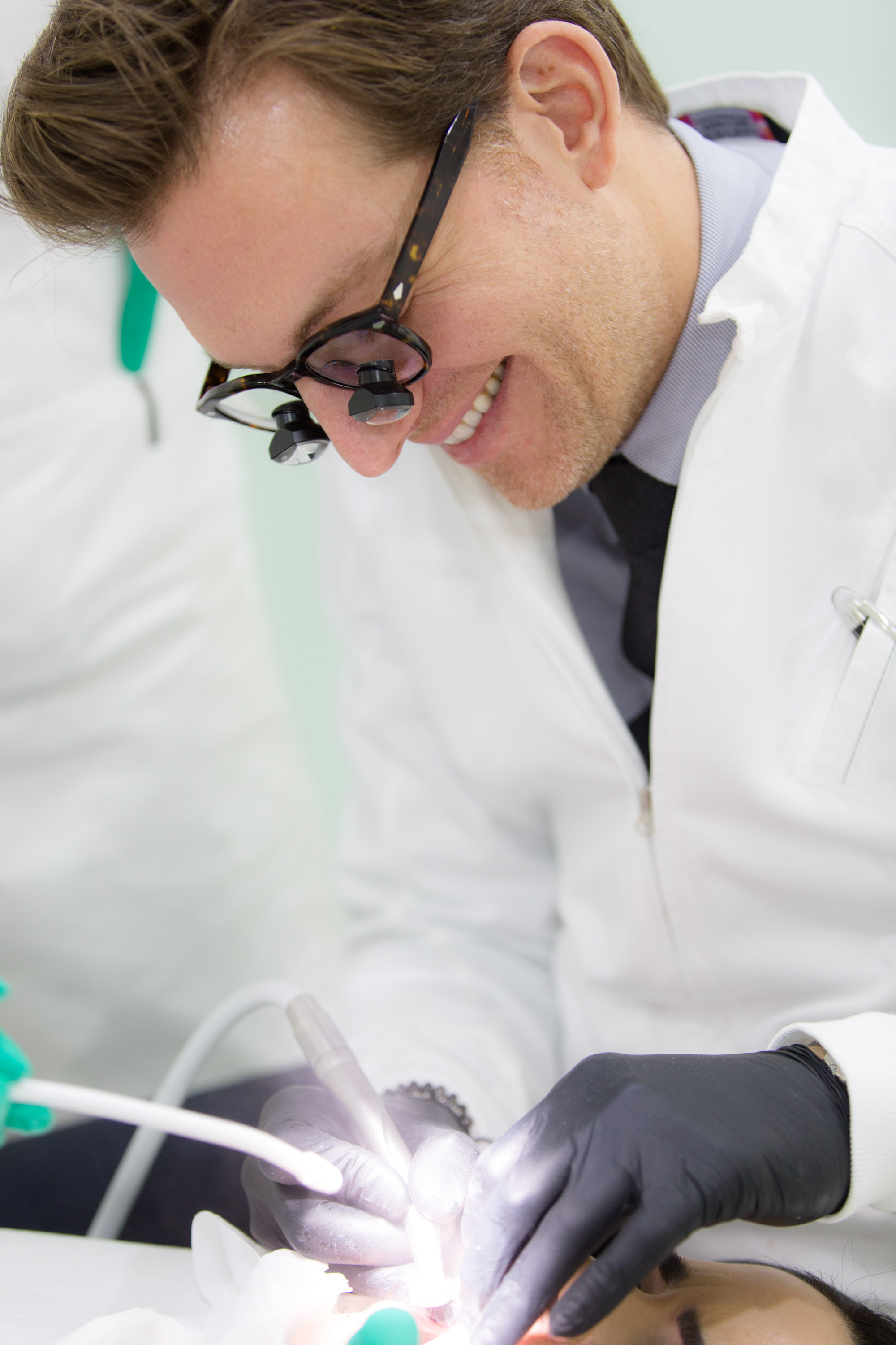 الدكتور مايكل أبا مؤسس أبا إستيتيك في دبي