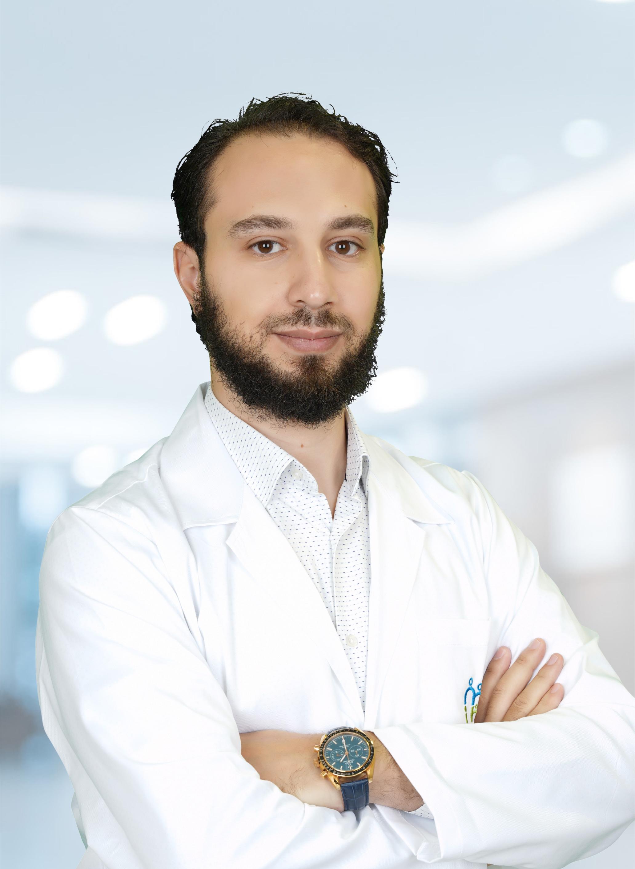 الدكتور هشام طايل أخصائي أمراض القلب التداخلي في المستشفى الدولي الحديث