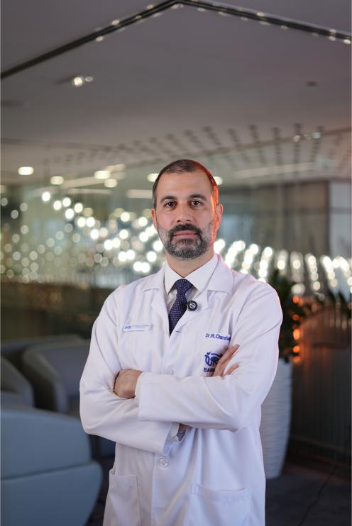 الدكتور وسام شرف الدين أخصائي الشبكية والزجاجية في مستشفى باراكير للعيون الإمارات