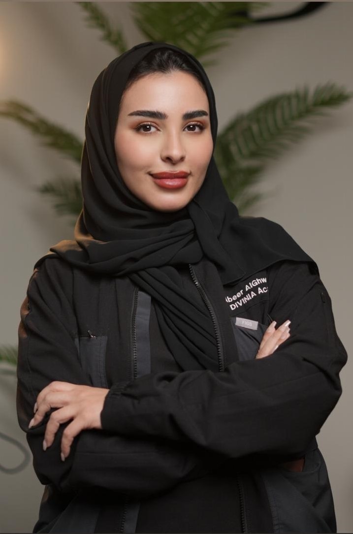 الدكتورة عبير الغويري محاضرة ومدربة دولية في مجال التقنيات الحديثة للتجميل اللاجراحي