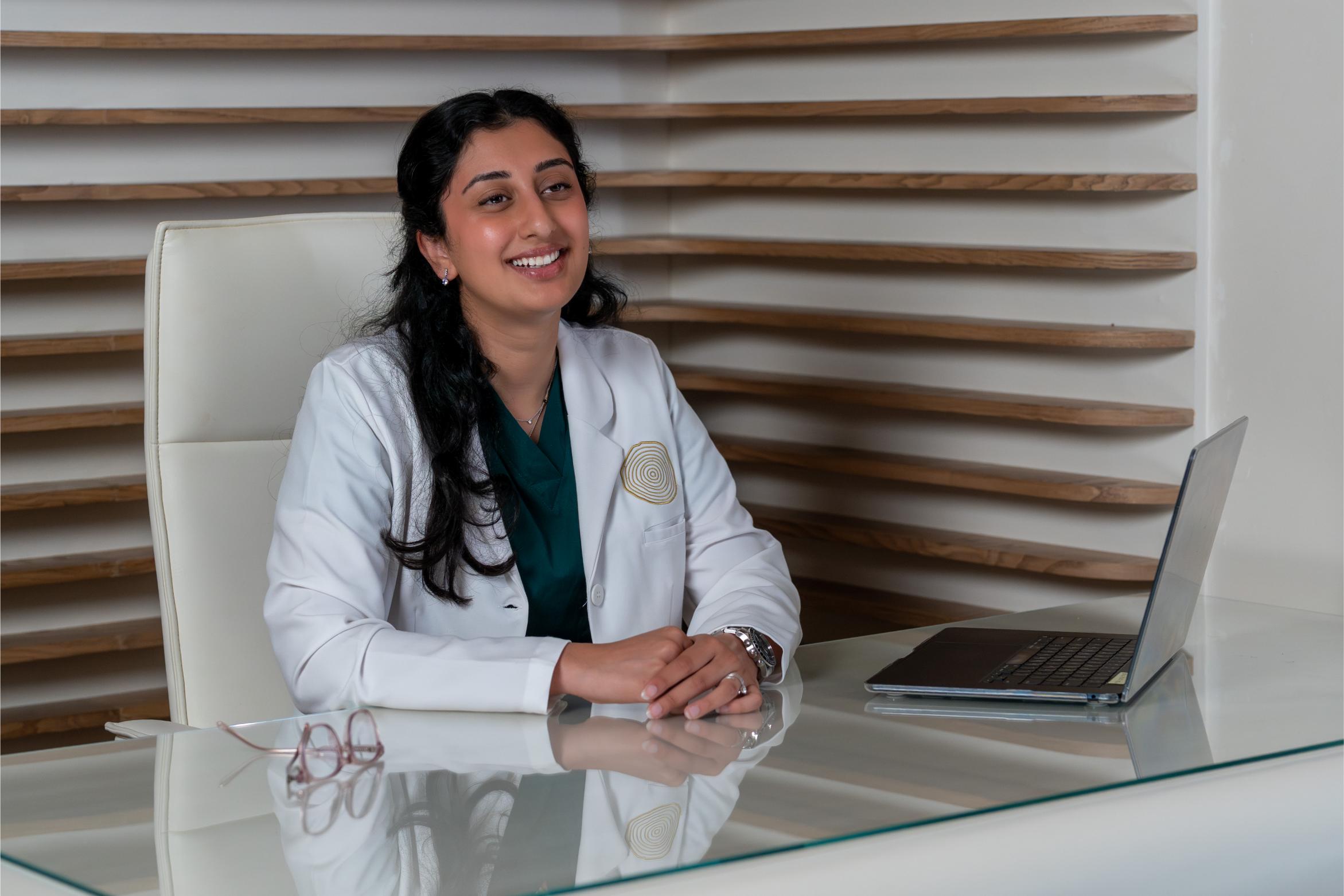 الدكتورة علياء ساهني ممارسة معتمدة في الطب الوظيفي في عيادة Sequoia Clinic دبي