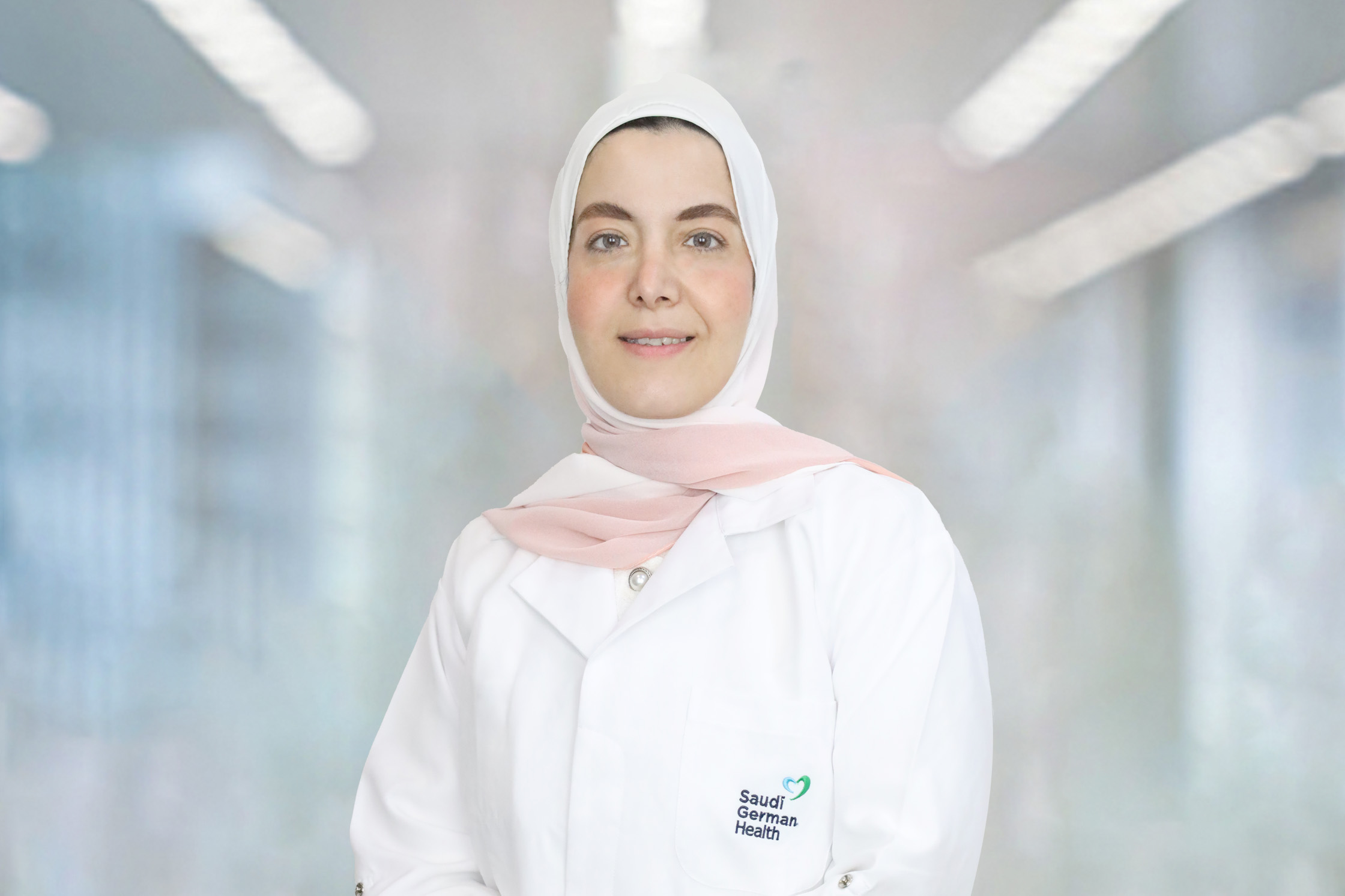 الدكتورة لمى الرز أخصائية التوليد وأمراض النساء – من المستشفى السعودي الألماني – عجمان