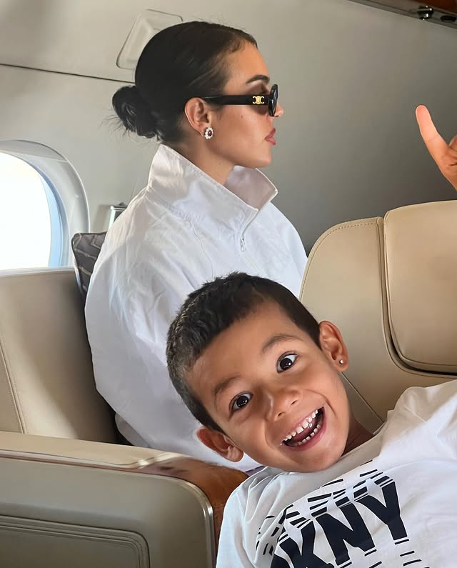 خط الفك المنحوت على طريقة جورجينا