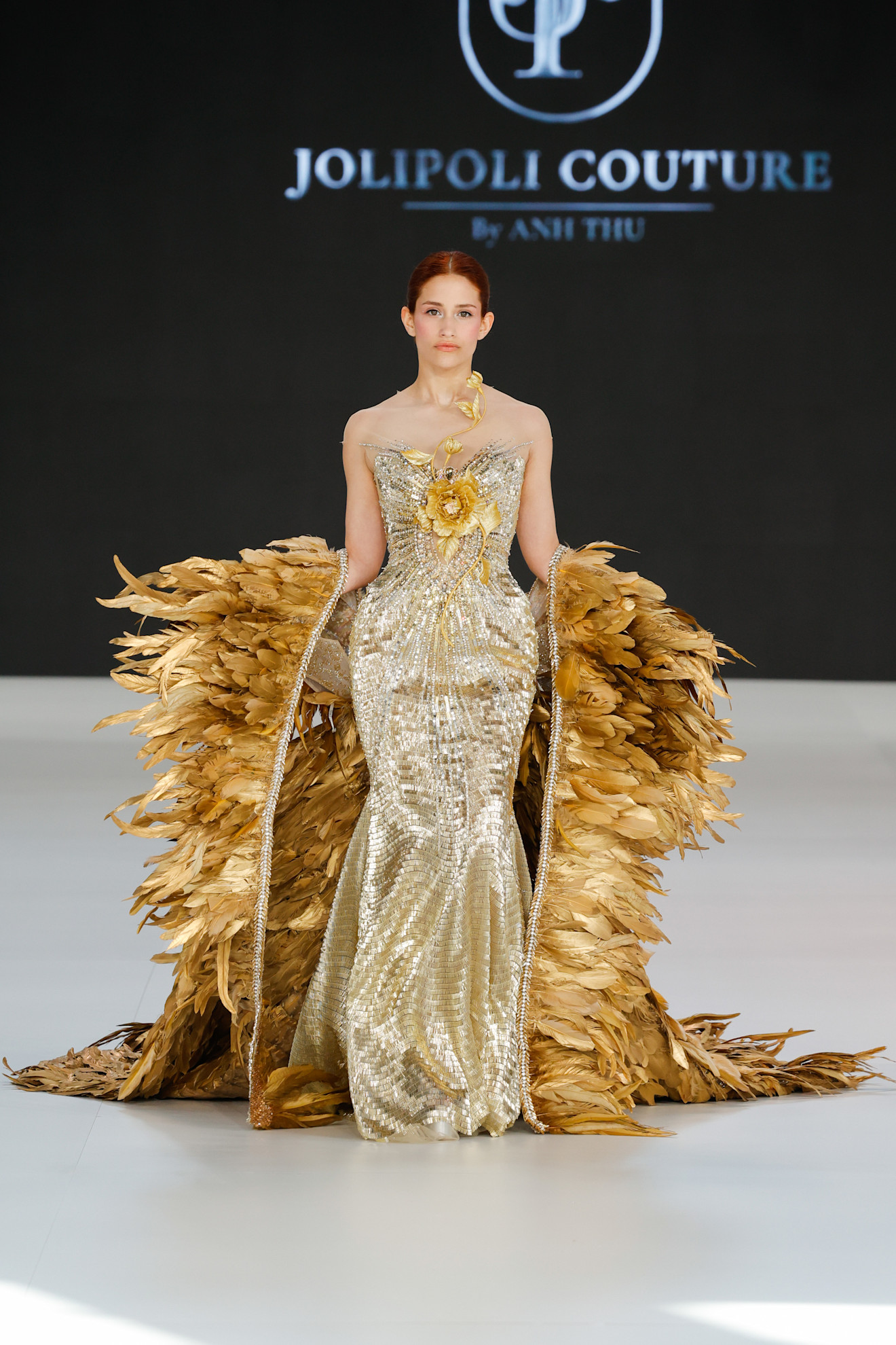 الذهبي في عروض جولي بولي