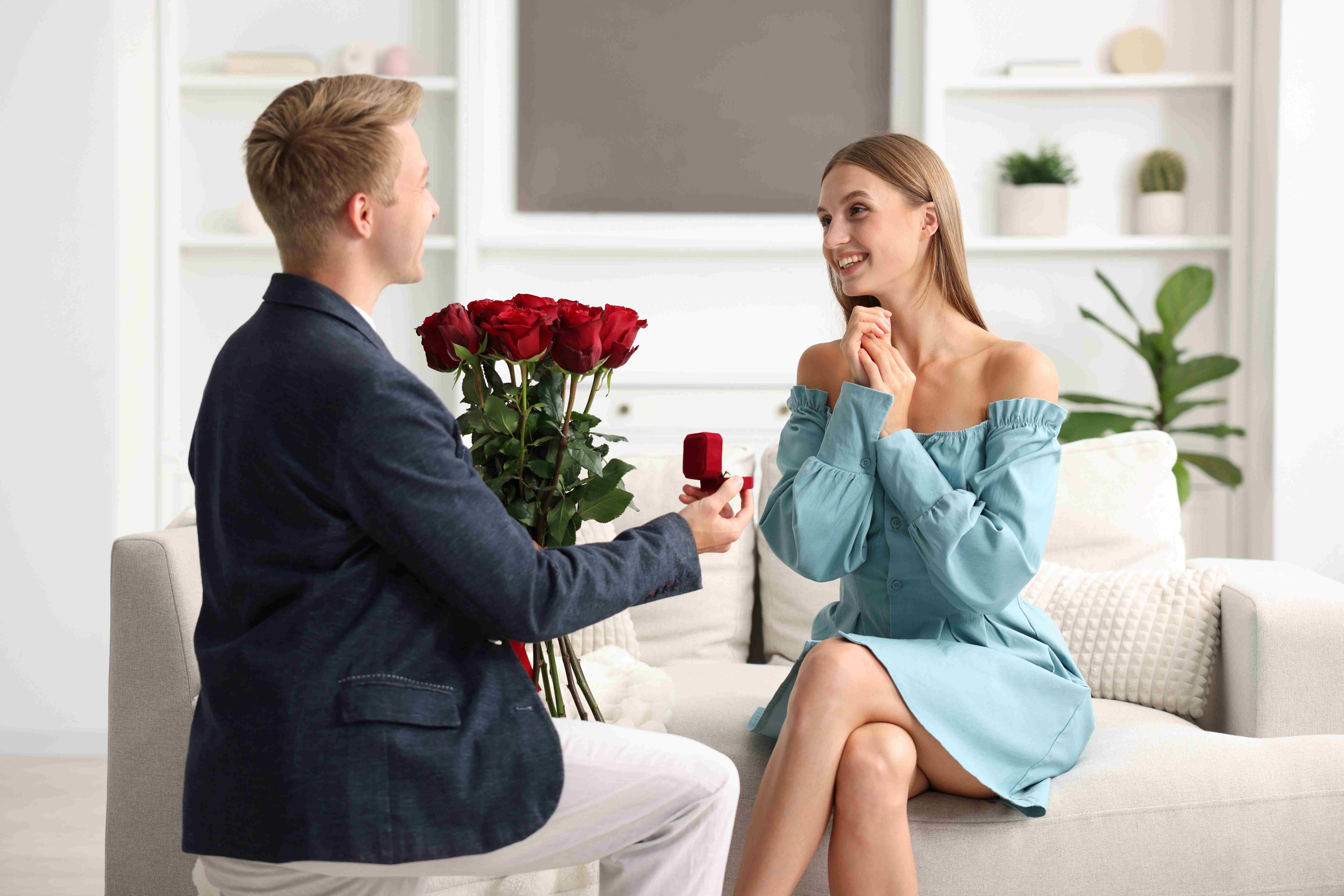 الرجل الجاد في العلاقة يراكِ زوجة مستقبلية له منذ أول لحظة تعارف بينكما