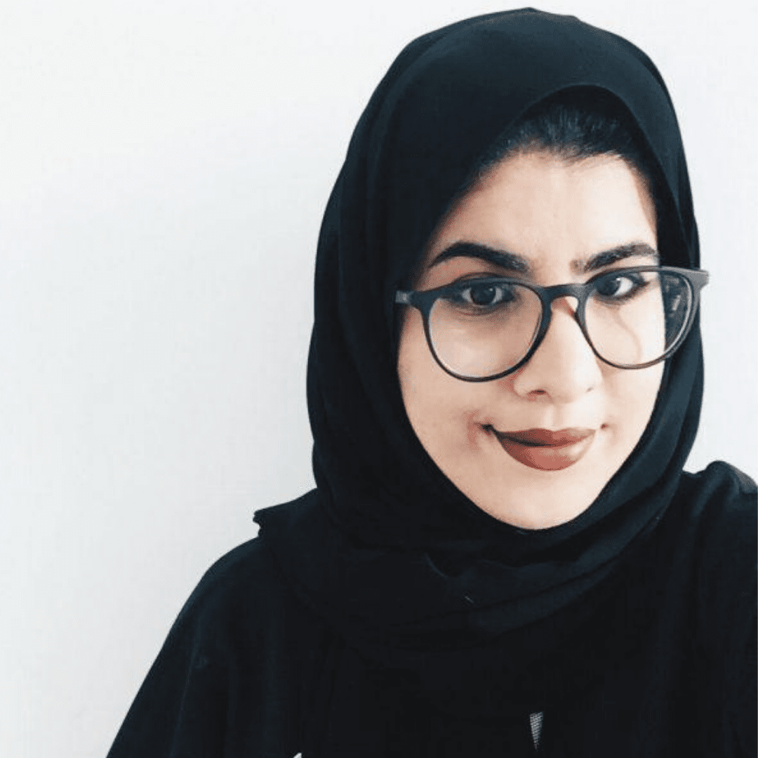 الرسامة والفنانة الإماراتية مريم الزعابي