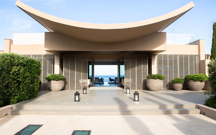 الريفييرا الفرنسية...استراحة شتوية في ملاذ استشفاء مذهل