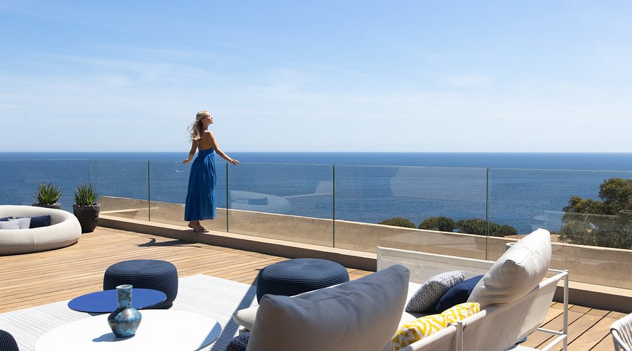 الريفييرا الفرنسية...استراحة شتوية في ملاذ استشفاء مذهل