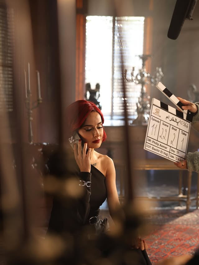 إطلالة إلسا زغيب "المرأة اللغز" وأناقة الأسود