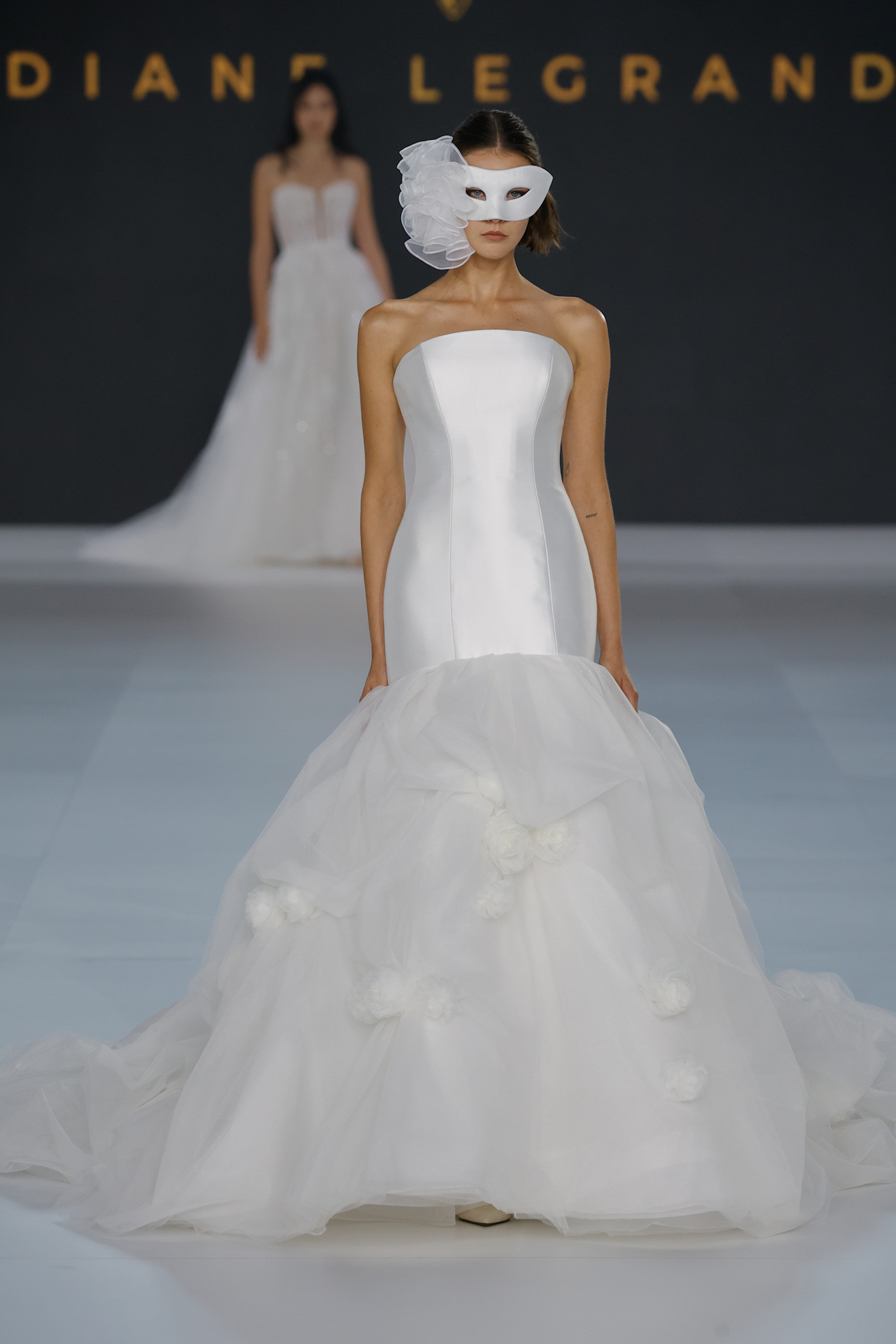 الساتان في مجموعة Legrand لربيع 2027