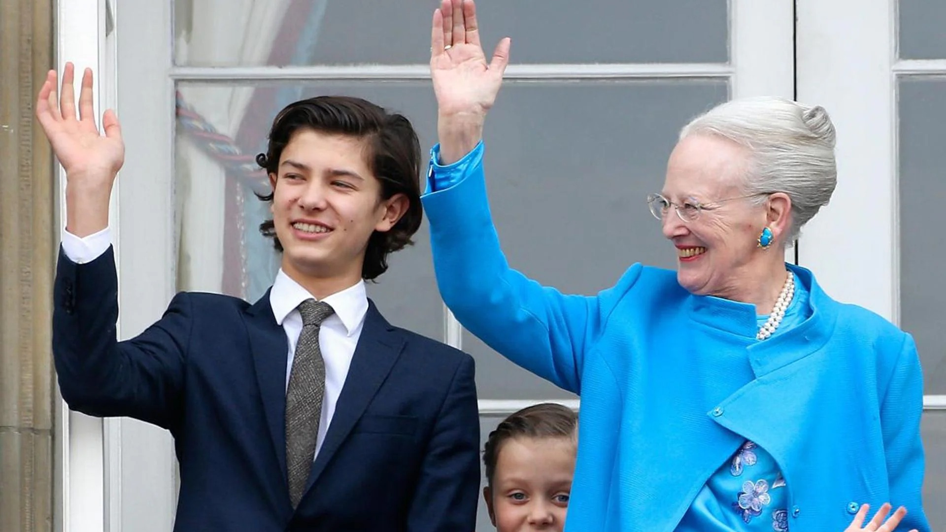 صاحب السمو الكونت نيكولاي، معربًا عن دعمه لجدته