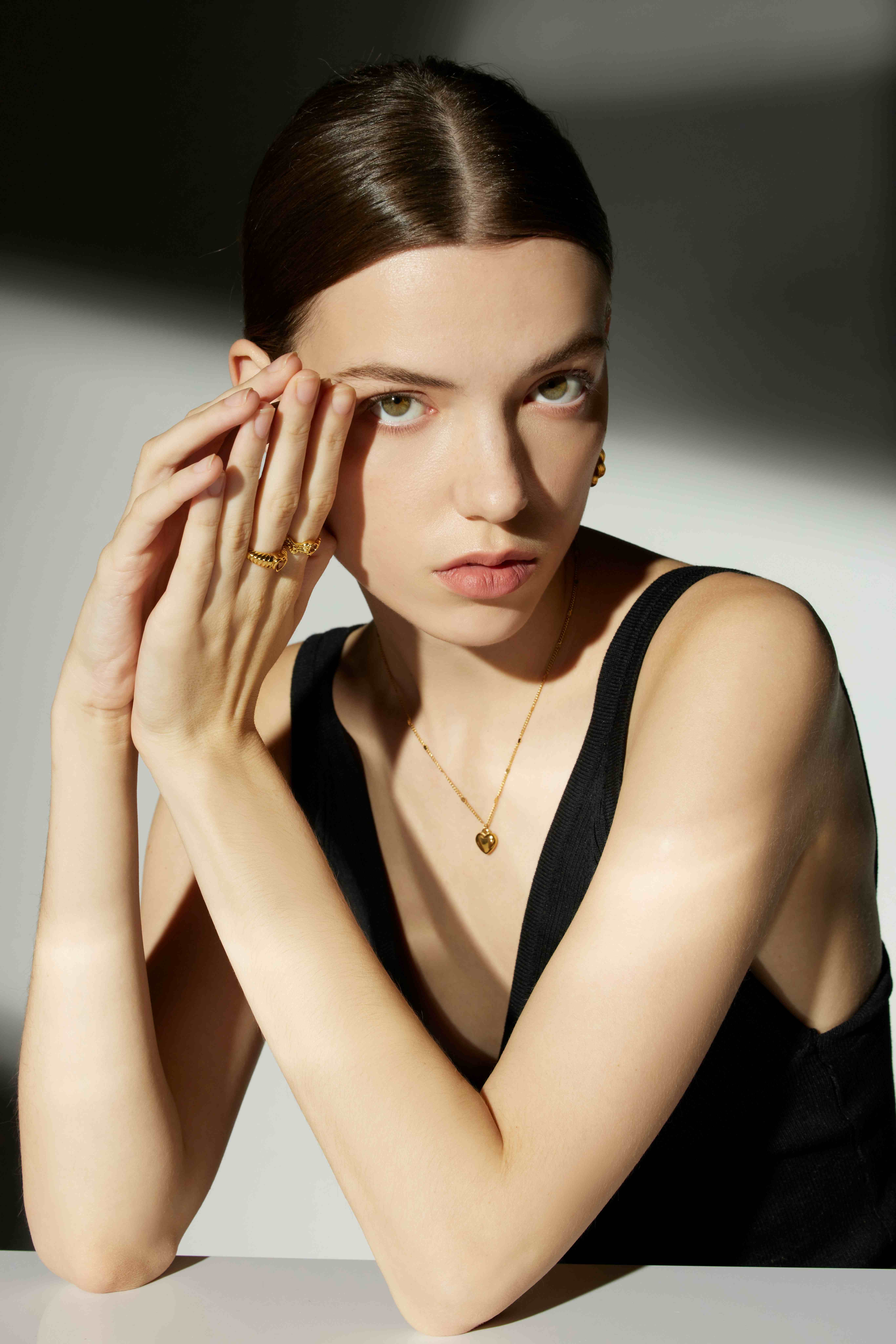 الشخصية النرجسية لا يمكن تغييرها لذا التعامل معها لبعض الوقت يتم من خلال تعزيز ثقتك بنفسك أنت