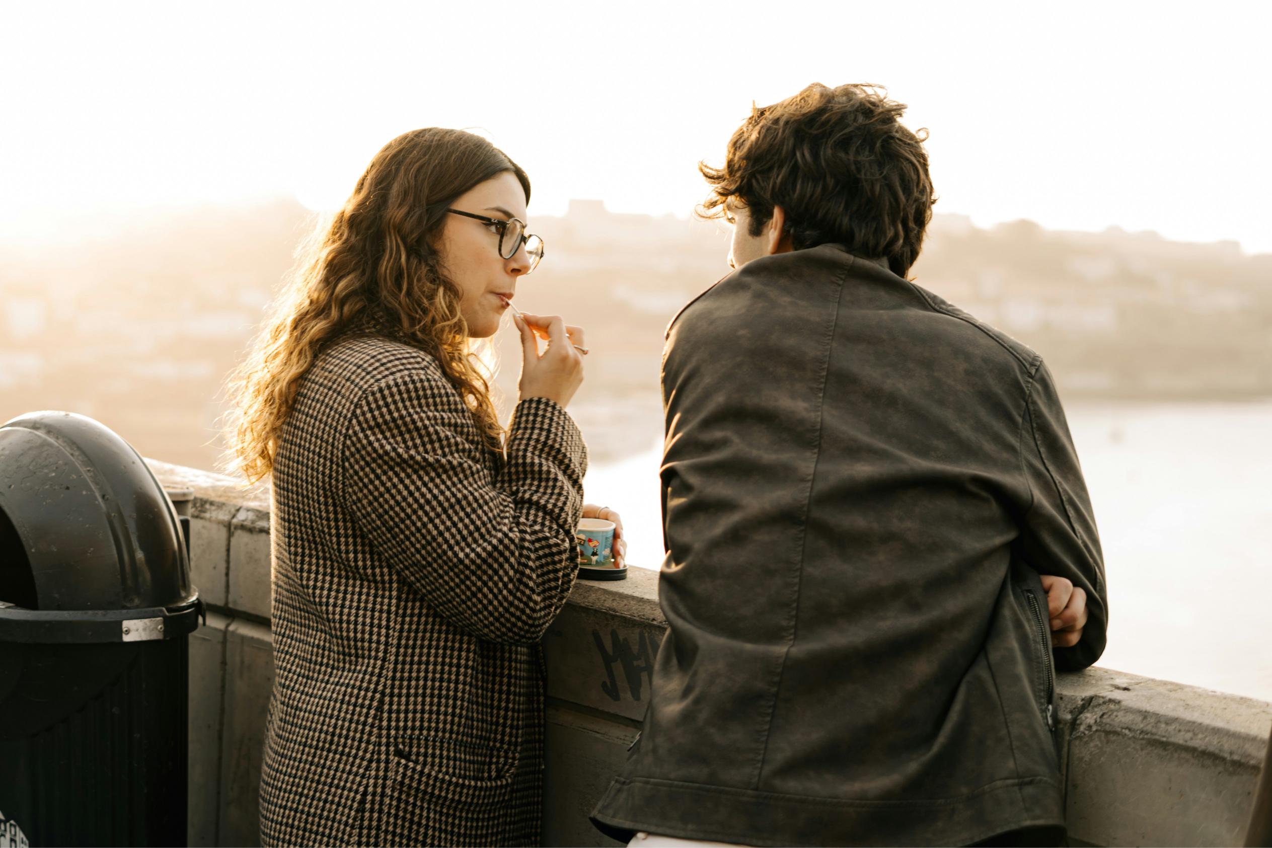 الشعور بالندم من أسباب الحزن بعد الزفاف