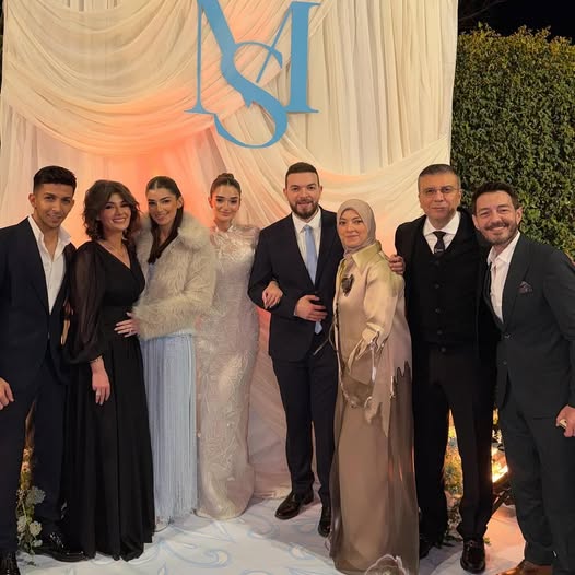 الصورة التي نشرها احمد زاهر من حفل خطوبة ابنته ملك