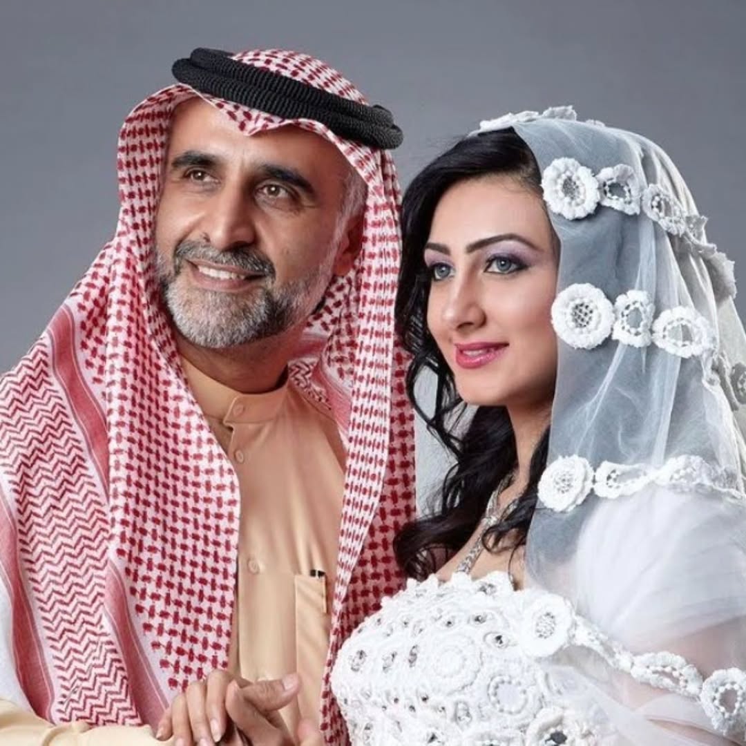 الصورة التي نشرها حبيب غلوم خلال معايدة زوجته في ذكرى زواجهما