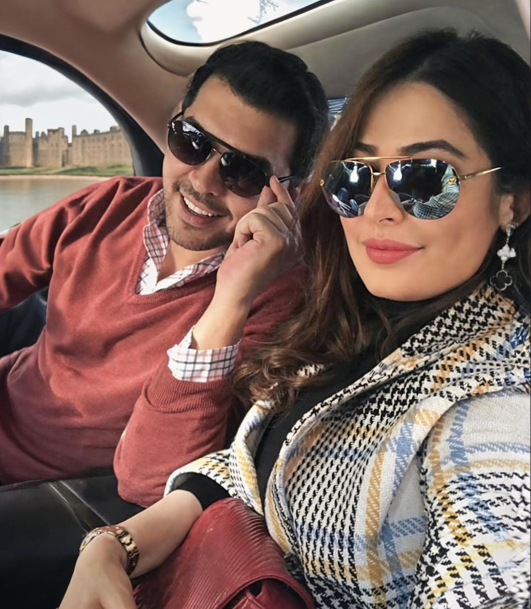 الصورة التي نشرها حمود الفايز بمناسبة الذكرى السادسة لزواجهما