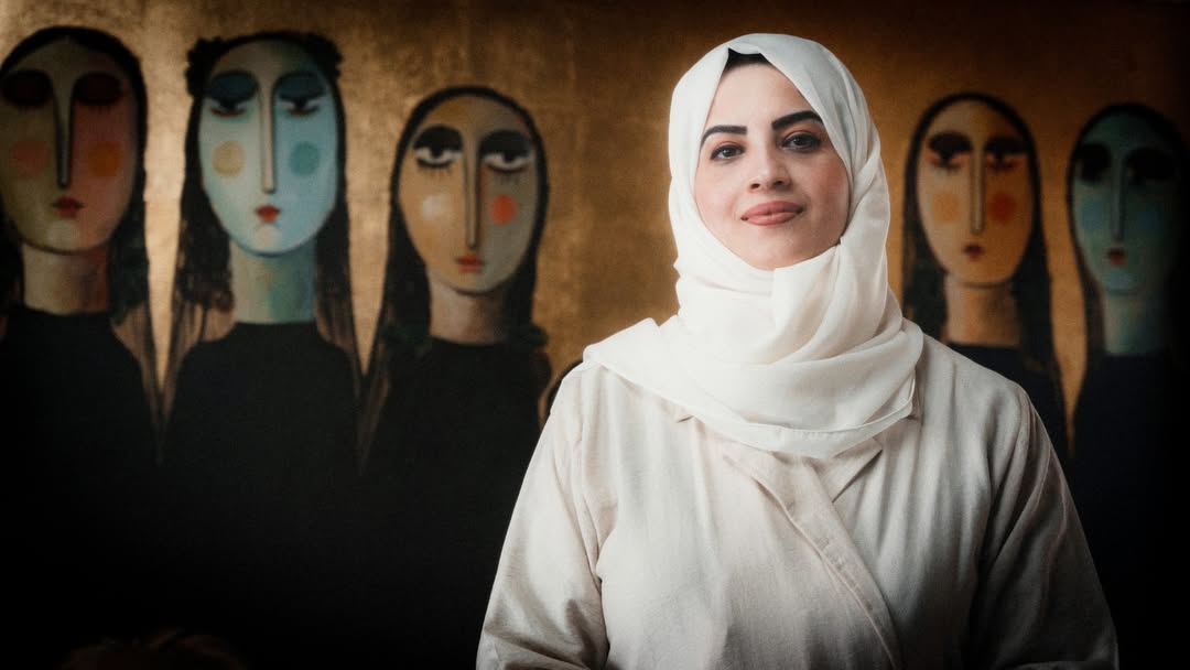 الصورة الرئيسية - تغريد البقشي أسست مساحة تغريد للفنون الصورة من حسابها