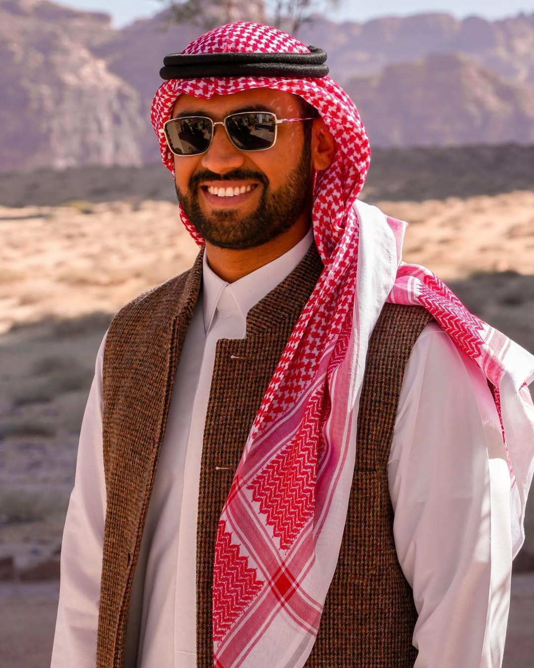 الصورة الرئيسية - فيصل بالطيور من تصوير فايز الهندي