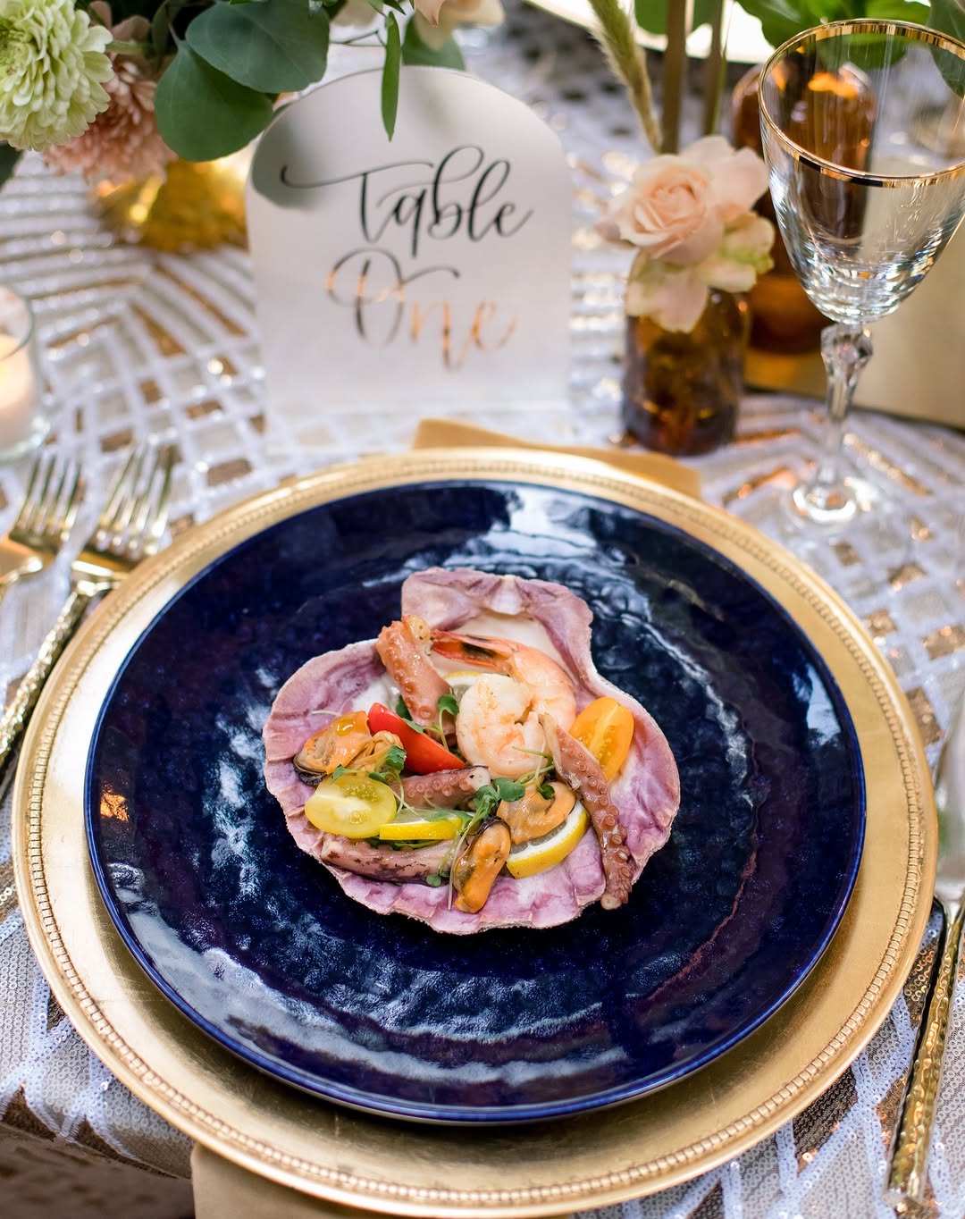 الطعام المقدم على الطاولة - الصورة من rothweilereventdesign