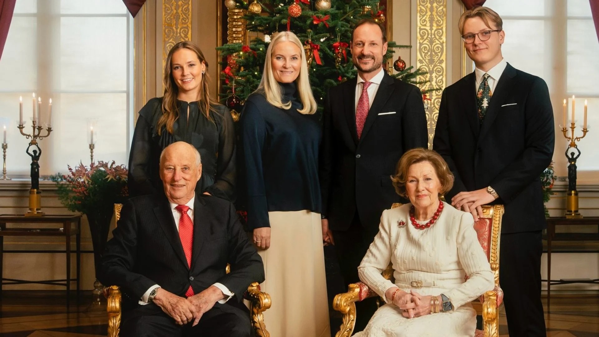 العائلة المالكة النرويجية احتفال بهيج في قلب أوسلو