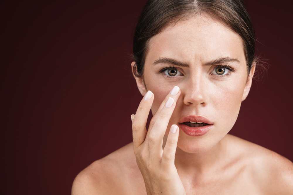 العلاج الفعّال للتجاعيد يتطلّب تدخلات تستهدف عوامل أعمق من مجرد ترطيب السطح