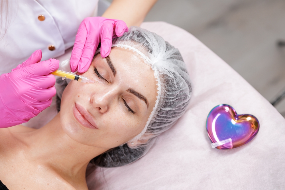 العلاج بالبلازما تقنية لتحفيز تجدد الخلايا وإصلاح الجلد من الداخل