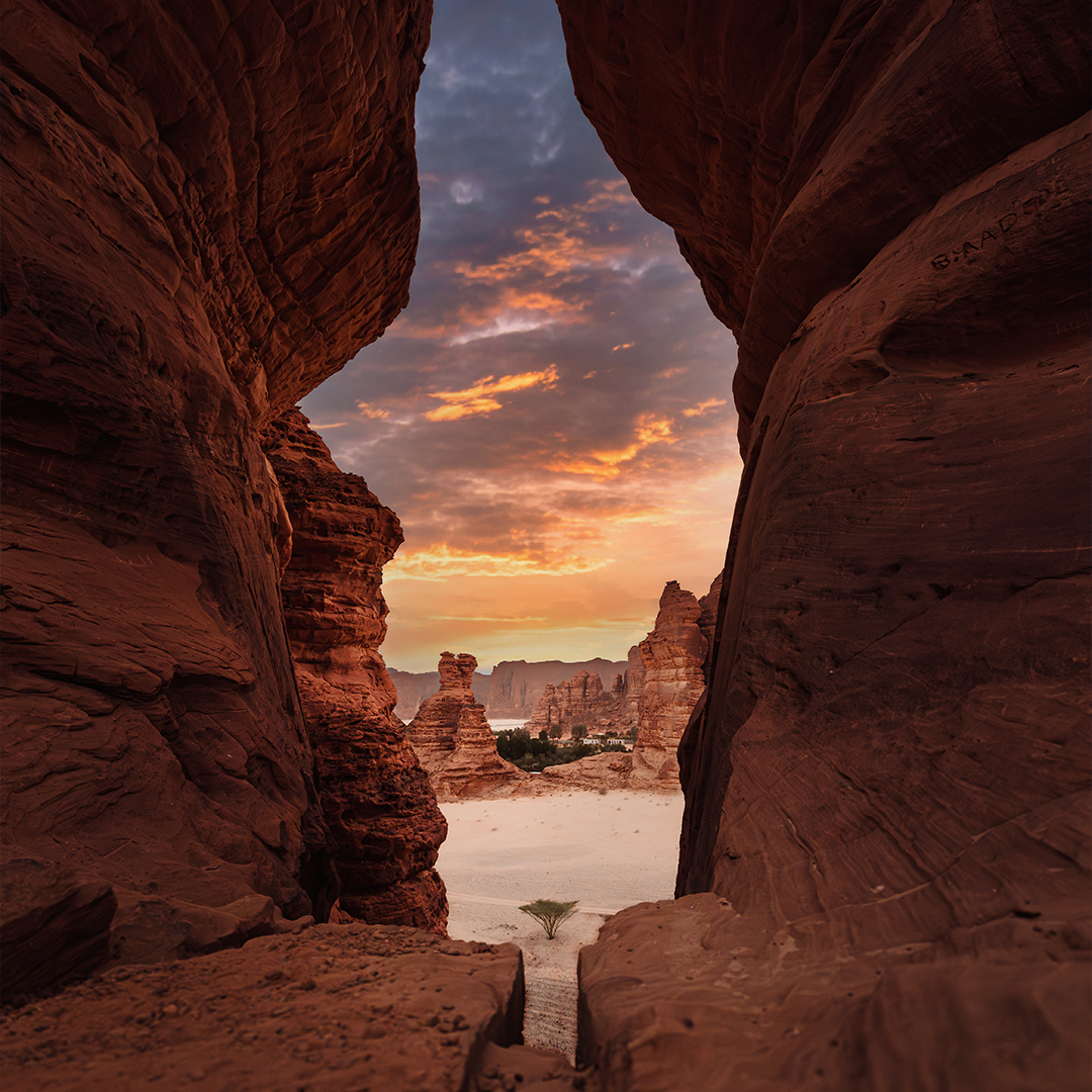 تجربة استثنائية في عيد الحب بين صخور العلا 