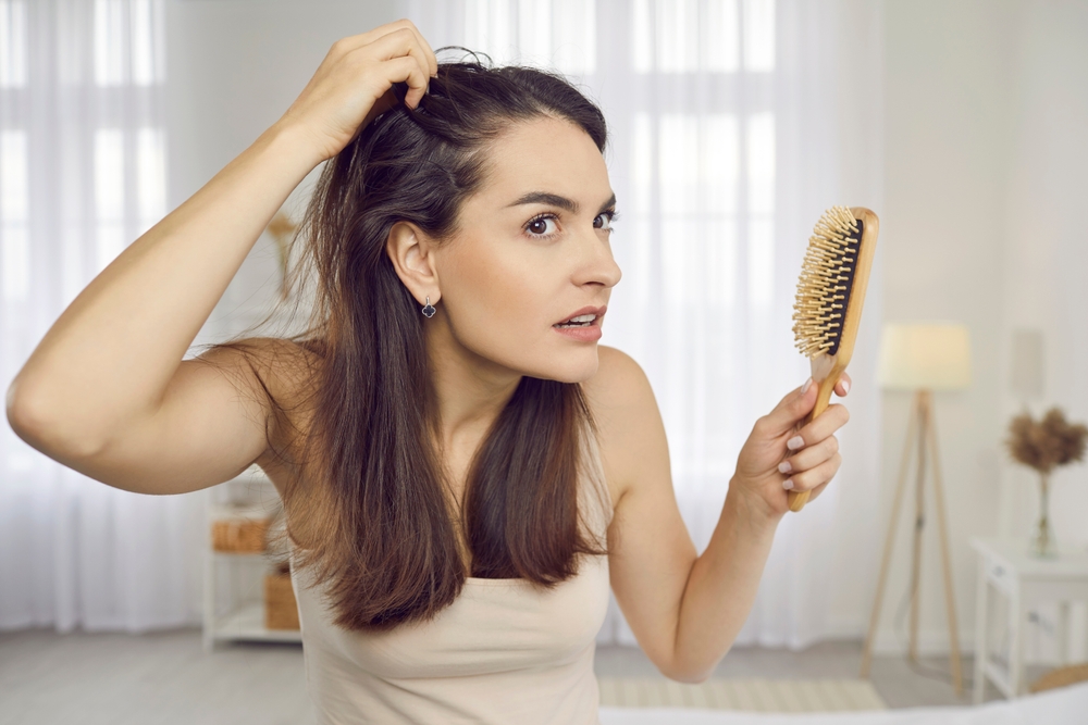العناية بفروة الرأس جزء من استعادة صحة الشعر