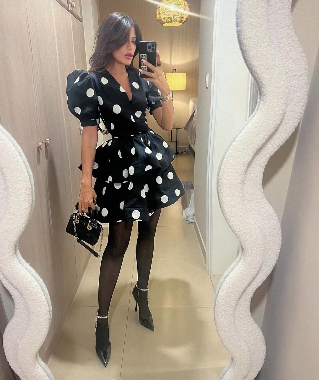 إطلالة العنود بدر بفستان أنثوي منقط