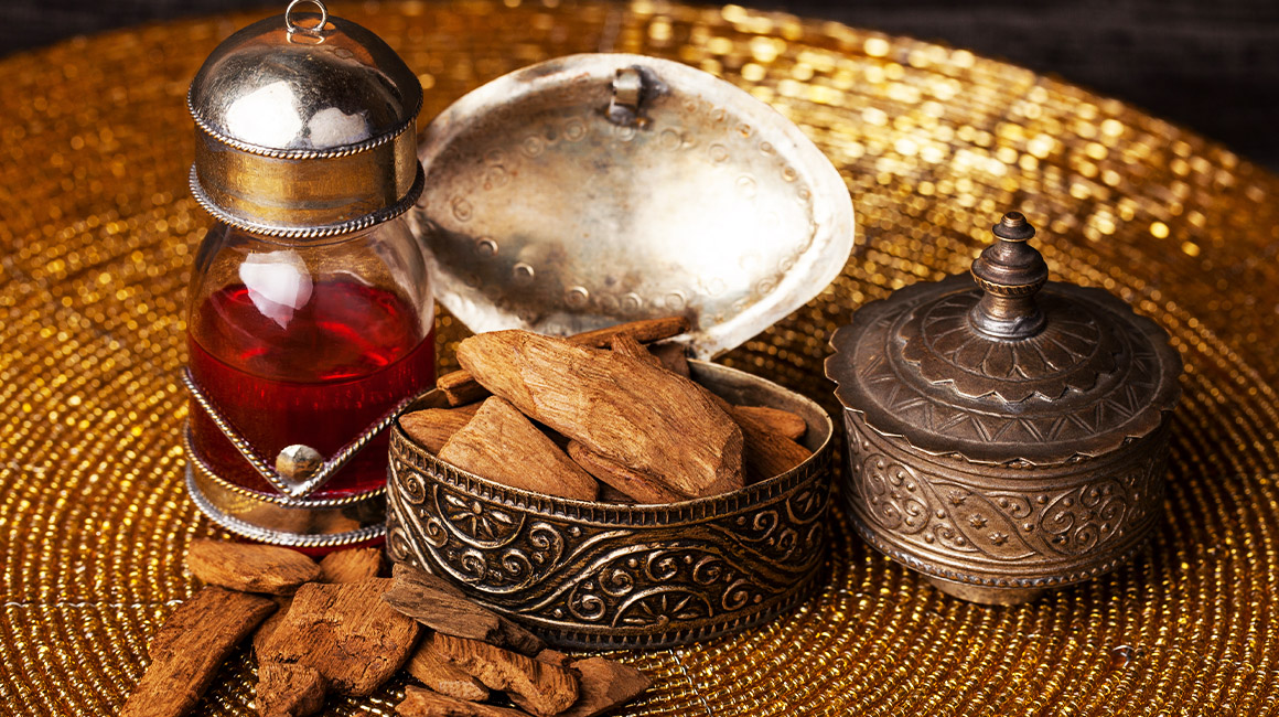 العود له رائحته الذكية التي تشعرك بدفء الوطن