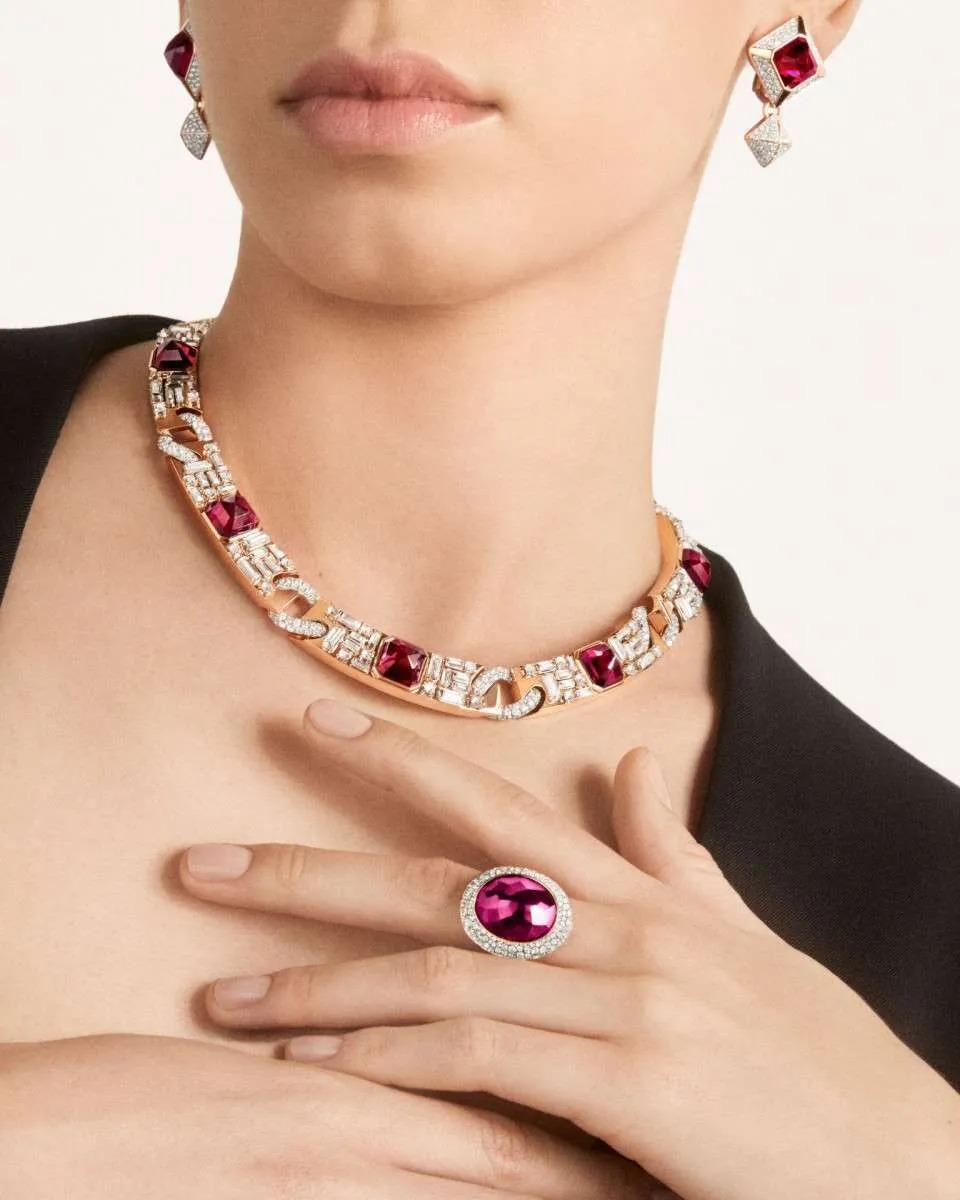 الغارنيت حجر شهر يناير صفاته ومعناه وفوائده