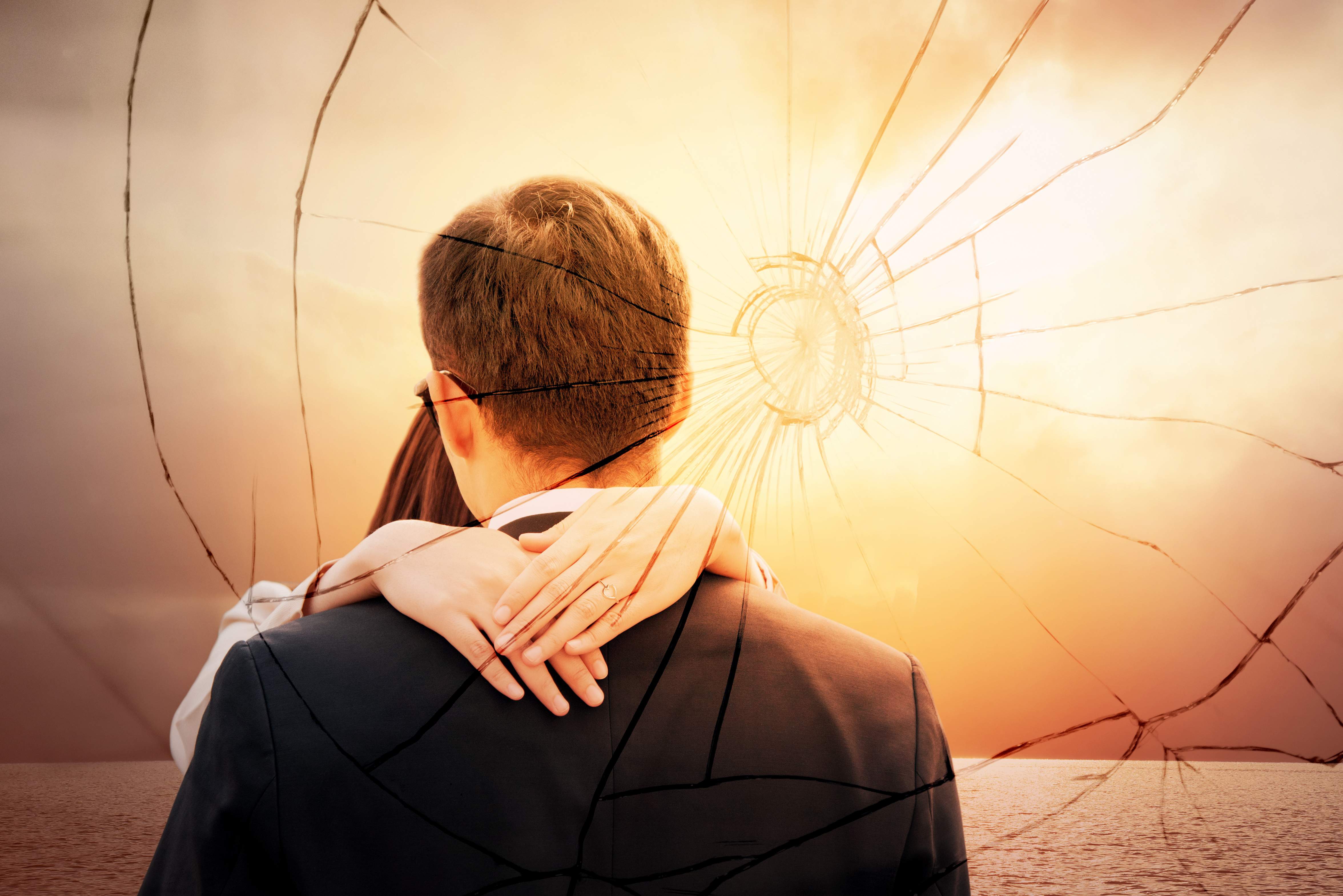 الفرق بين الحب والتعلق العاطفي كبير الأول يرافقه الأمان والثاني يغلب عليه القلق