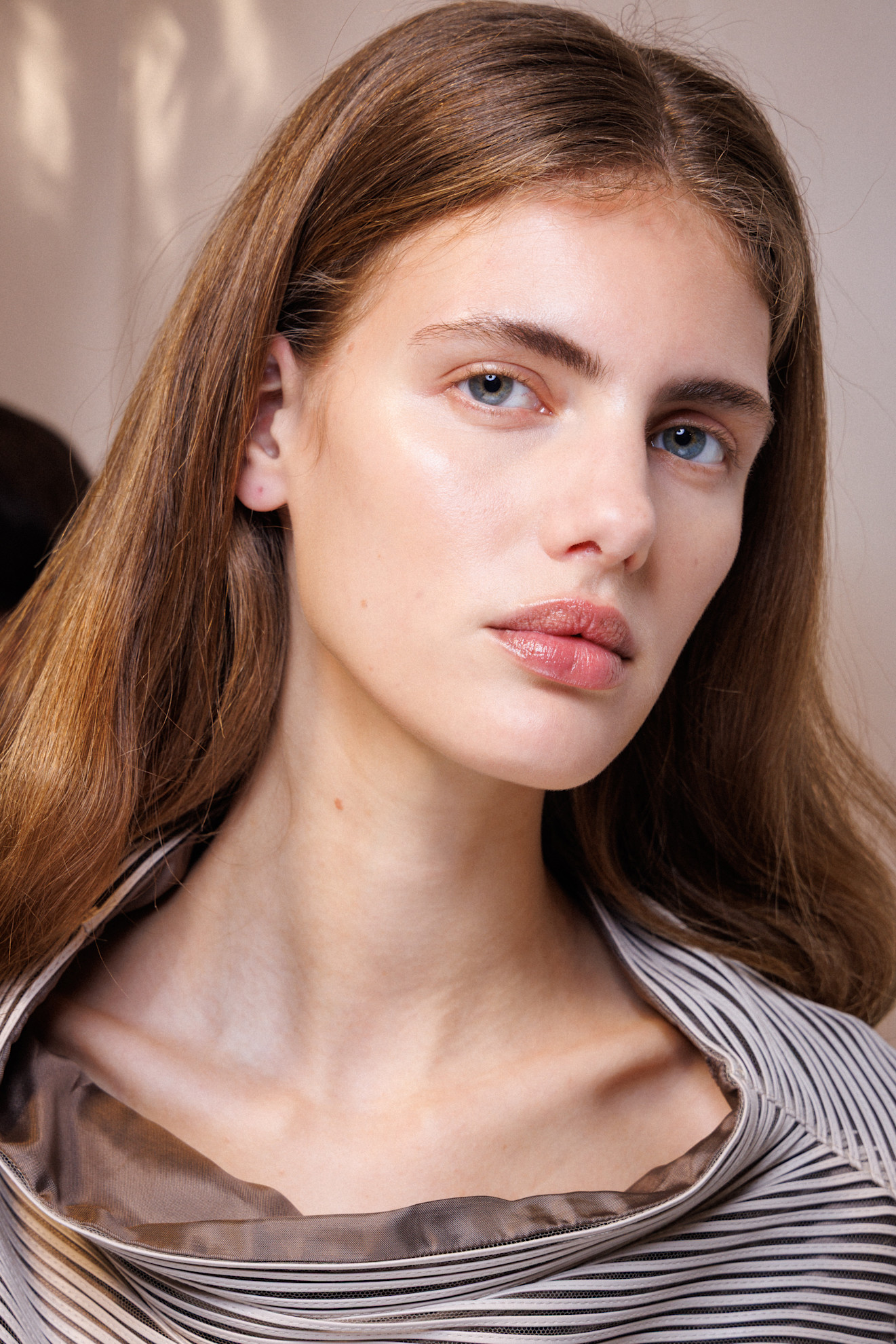 الفروق بين الببتيدات والكولاجين في الكريمات وأيها أفضل لبشرتك