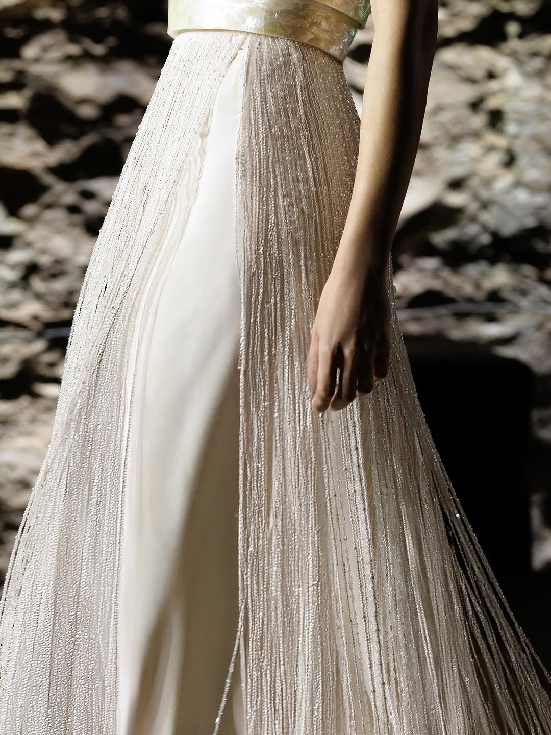 الفستان الذي اختارته  كاتي بيري من تصميم وعد العقيلي أثناء حفل جوي أووردز