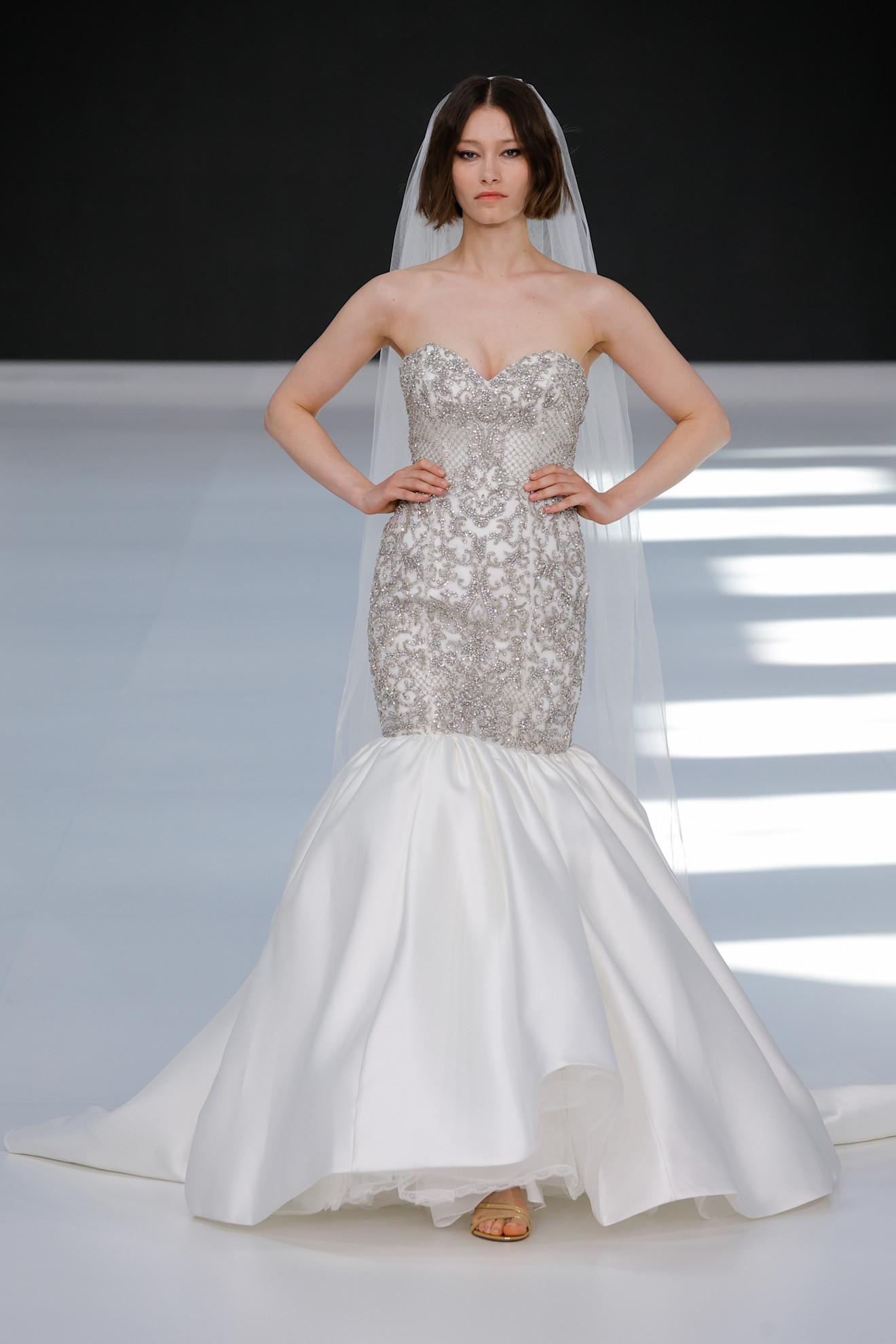 الفضي في عروض Lazaro Maison