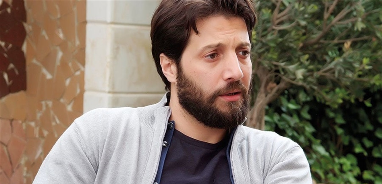 الفنان السوري محمد الأحمد يعلن ارتباطه