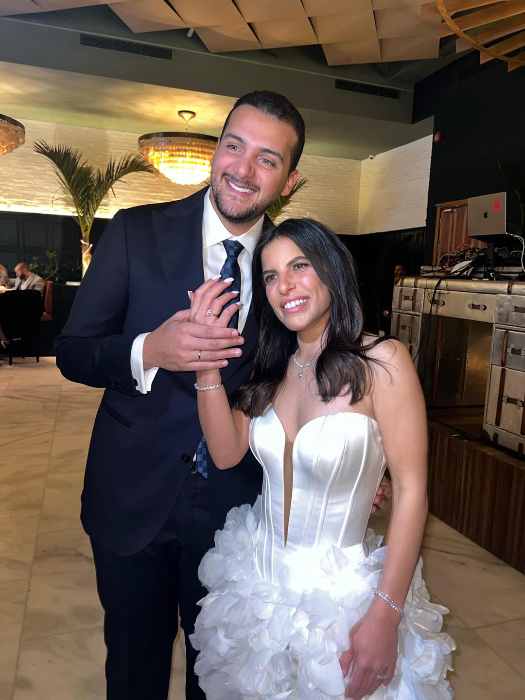 الفنان المصري هاني رمزي احتفل بخطوبة ابنه