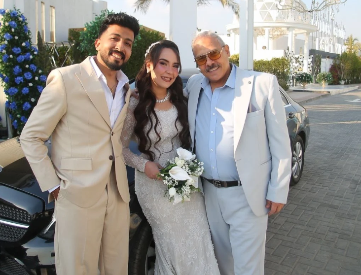 الفنان محمد رضوان يحتفل بخطوبة ابنته ريم