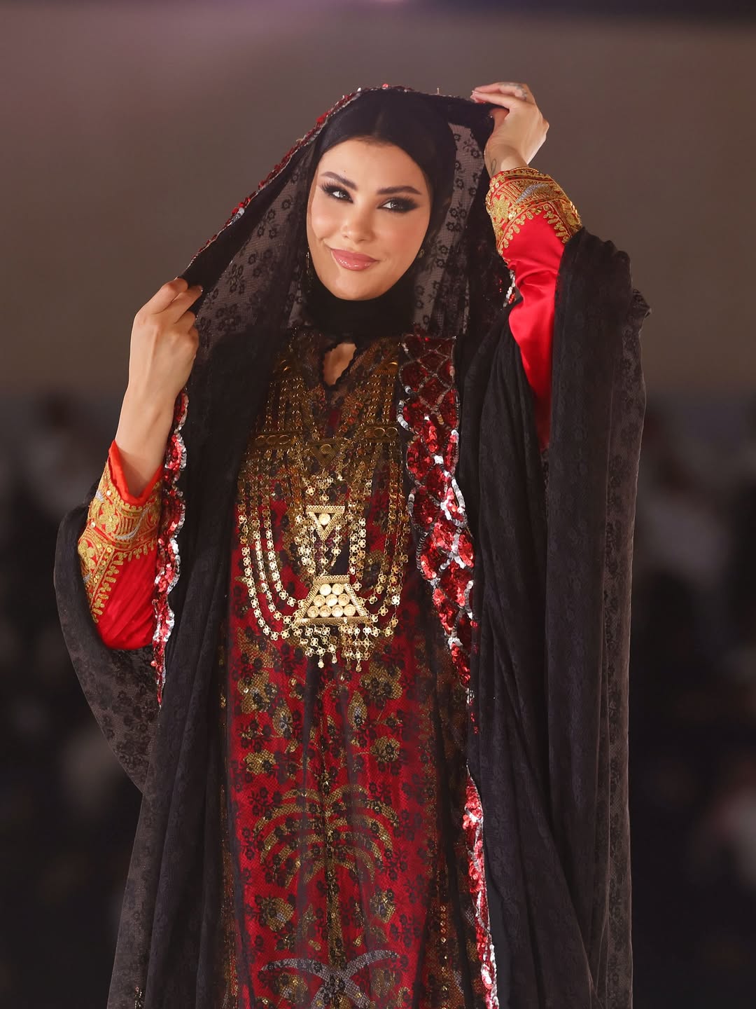 الفنانة أميمة طالب في حفل أهالي منطقة جازان بتوقيع د. ليلى البسام