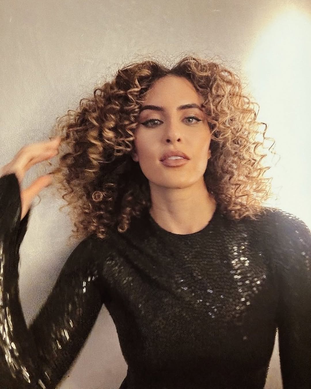 الفنانة تام تام