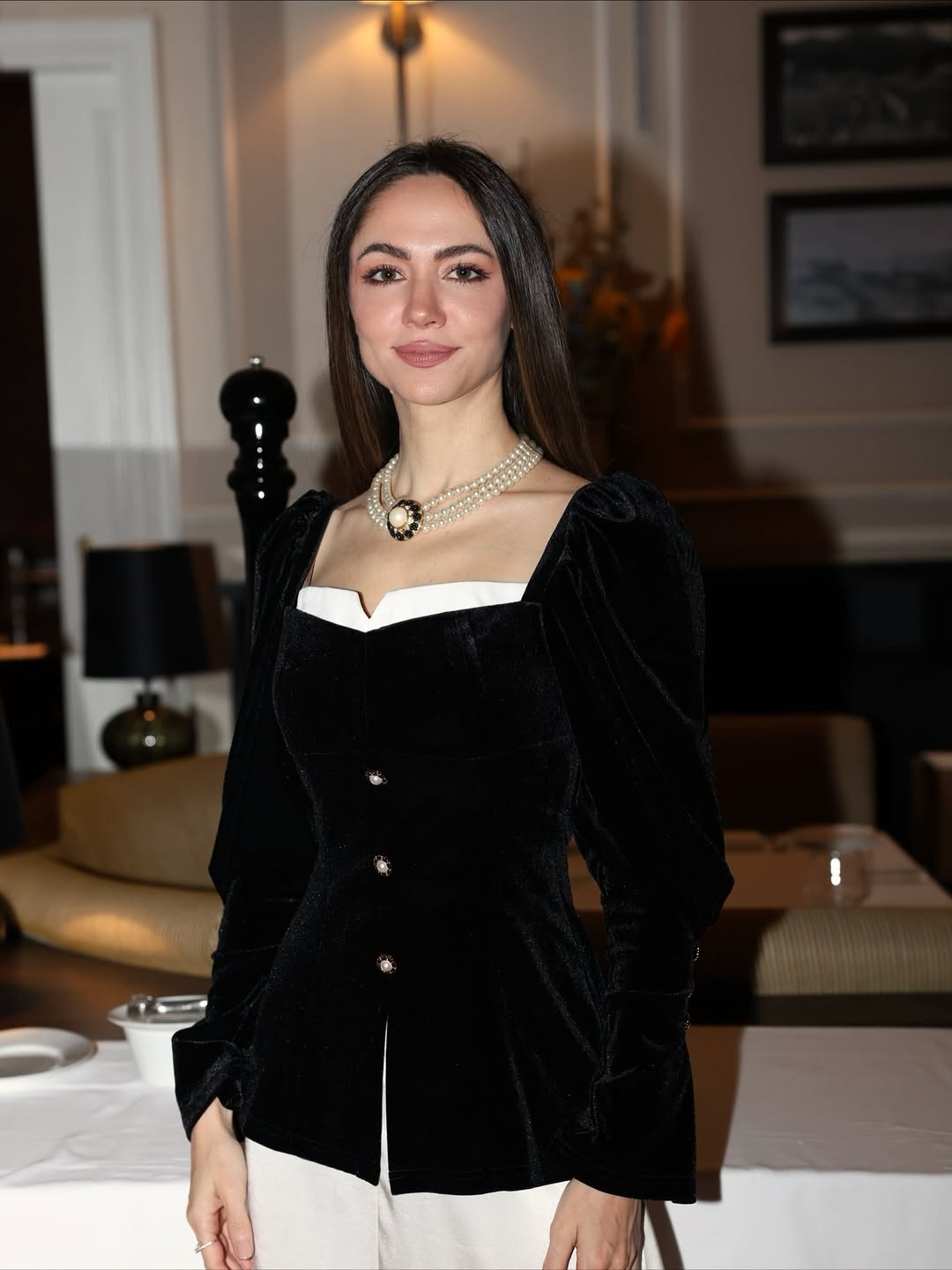 الفنانة سمية رضا