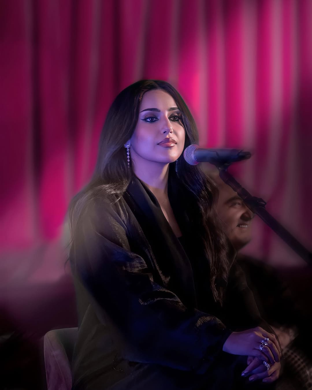 الفنانة غدير.. مطربة عربية هاربة من الزمن الجميل