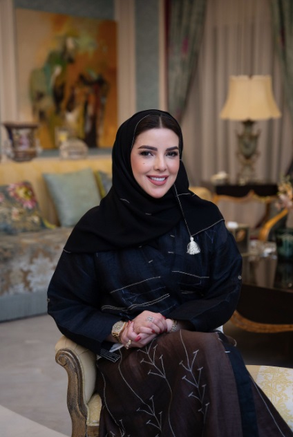 الفنانة مضاوي الباز مؤسسة ضاوي جاليري تم استلام الصورة